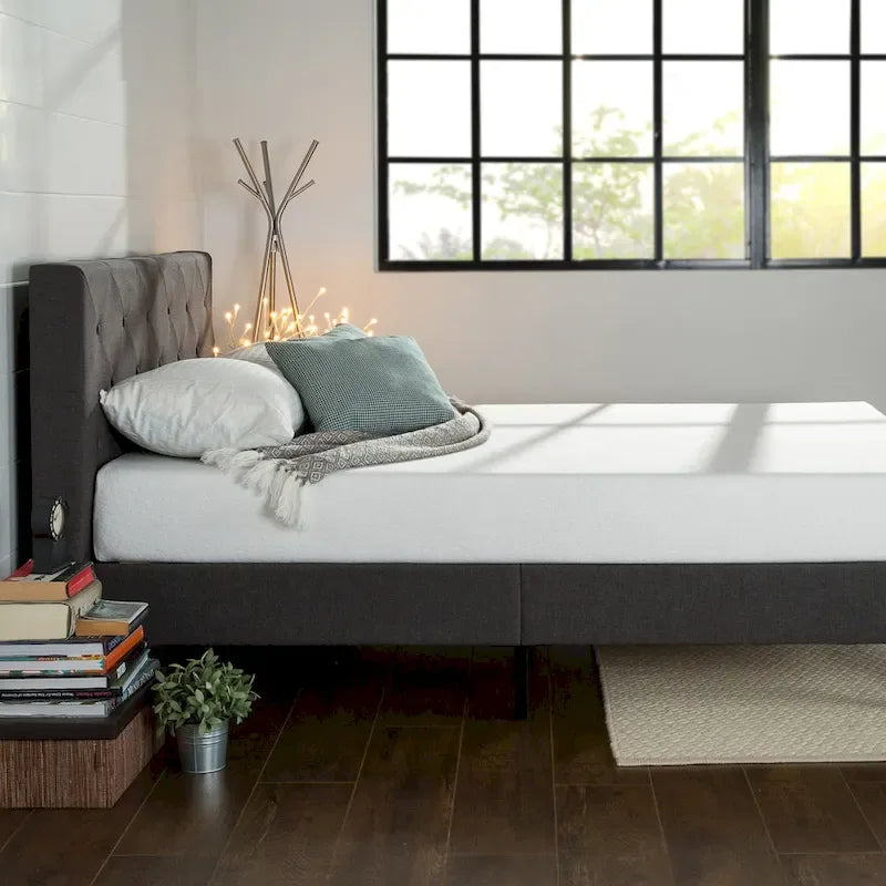 Letto a piattaforma imbottito in grigio scuro con cuciture a diamante