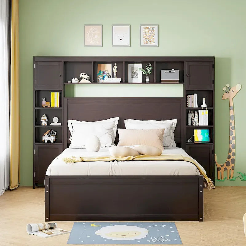 Letto matrimoniale in legno con armadio, mensola e prese integrate, color espresso