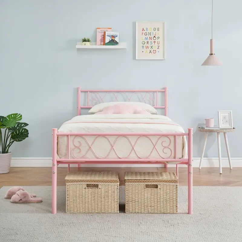 Struttura letto a piattaforma con testiera in ferro battuto "Sweet Heart"
