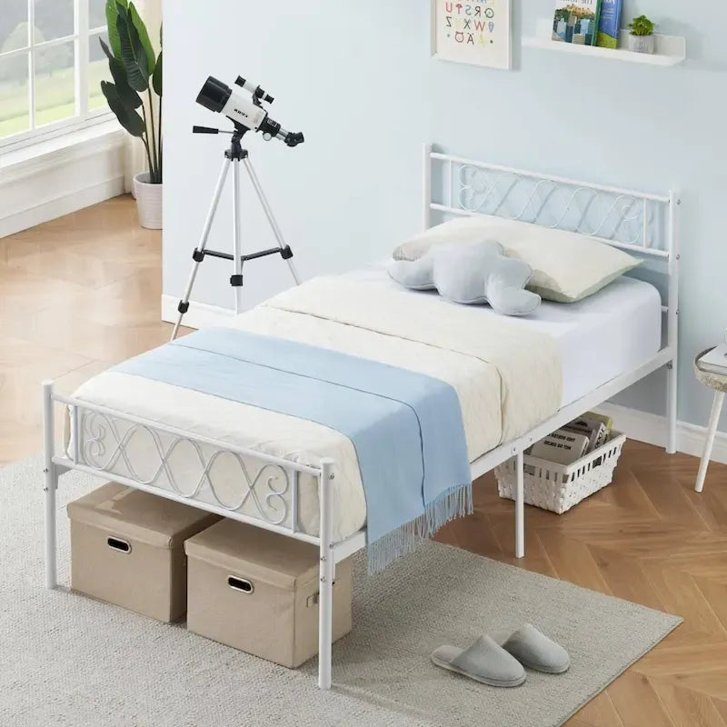 Struttura letto a piattaforma con testiera in ferro battuto "Sweet Heart"